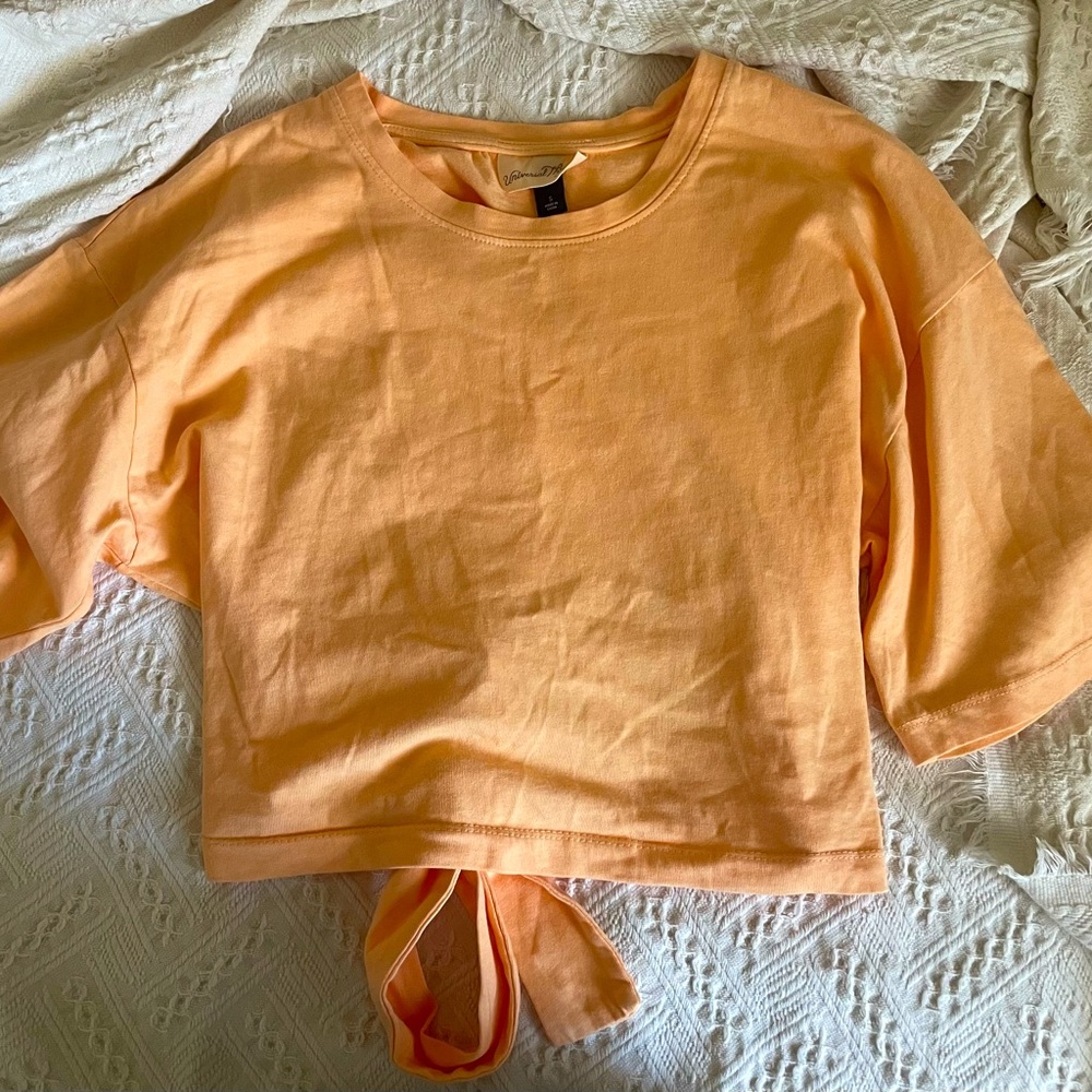 Universal thread cropped t shirt with tie back detail